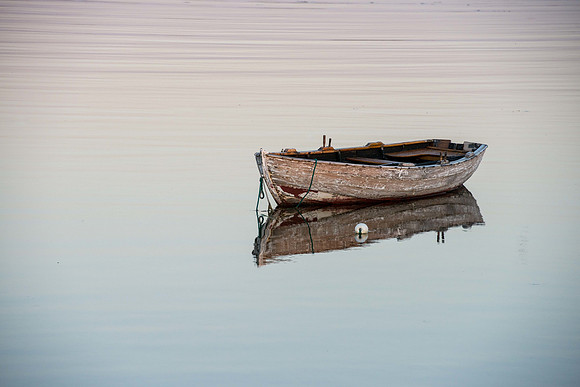 amazing-shot-old-wooden-boat-reflective-lake